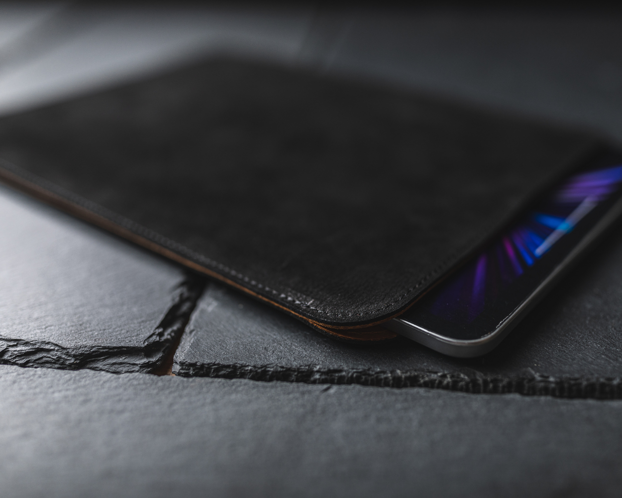 Apple iPad Pro 12.9" - Vintage Leather iPad Sleeve