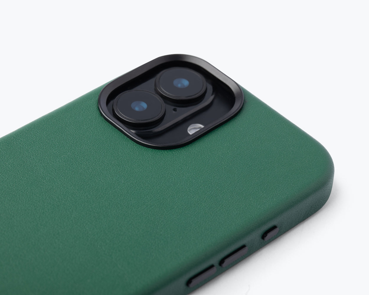 Apple iPhone 17 - Metro Leather Bumper Phone Case
