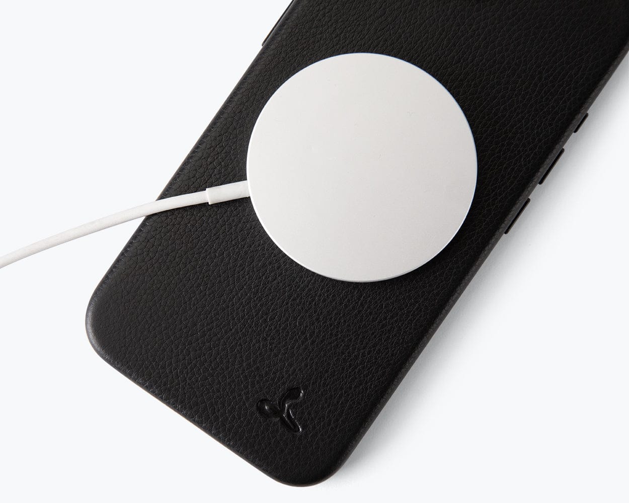 Apple iPhone 16e - Metro Slim Leather Phone Case