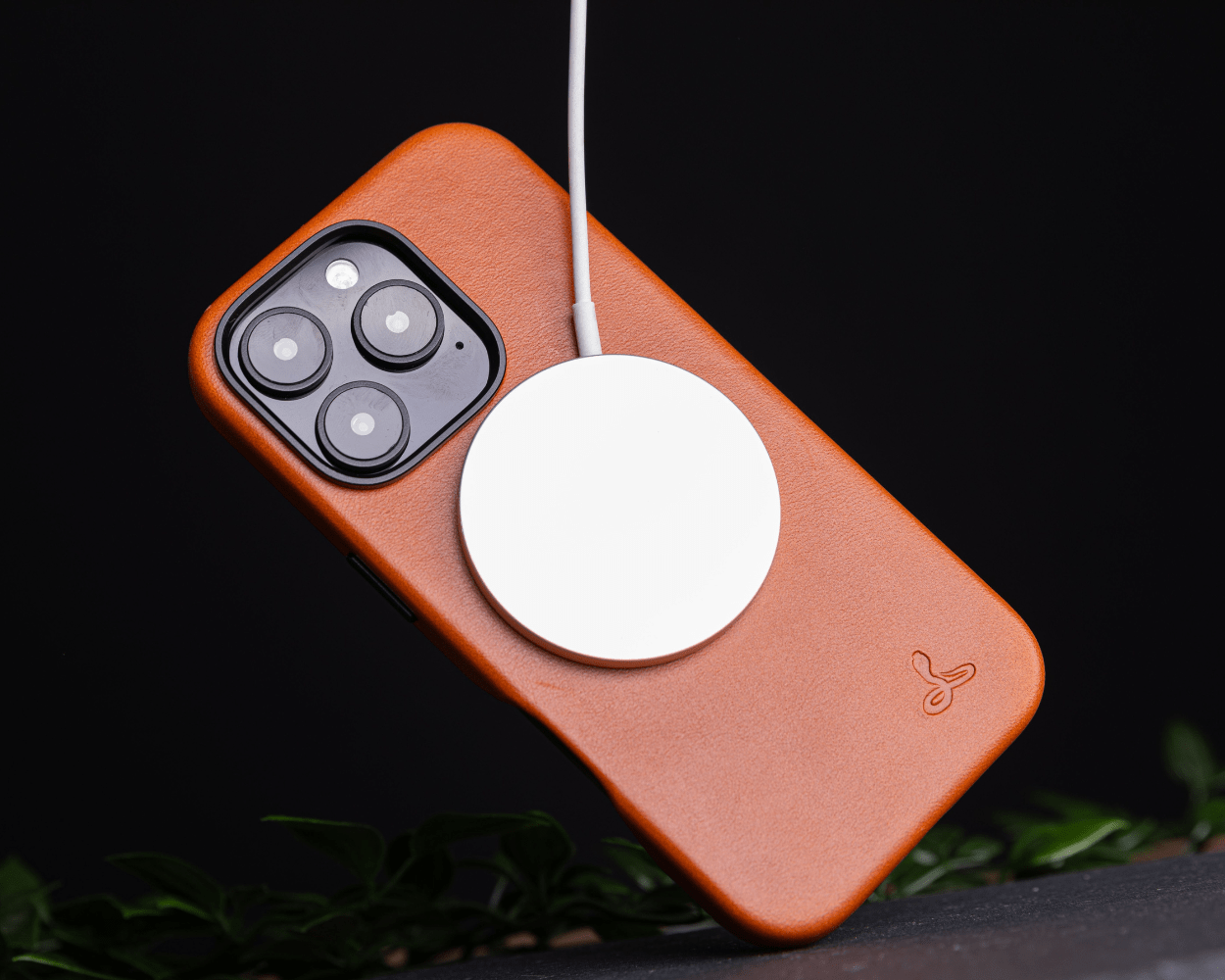 Apple iPhone 16 Pro Max - Metro Leather Bumper Phone Case