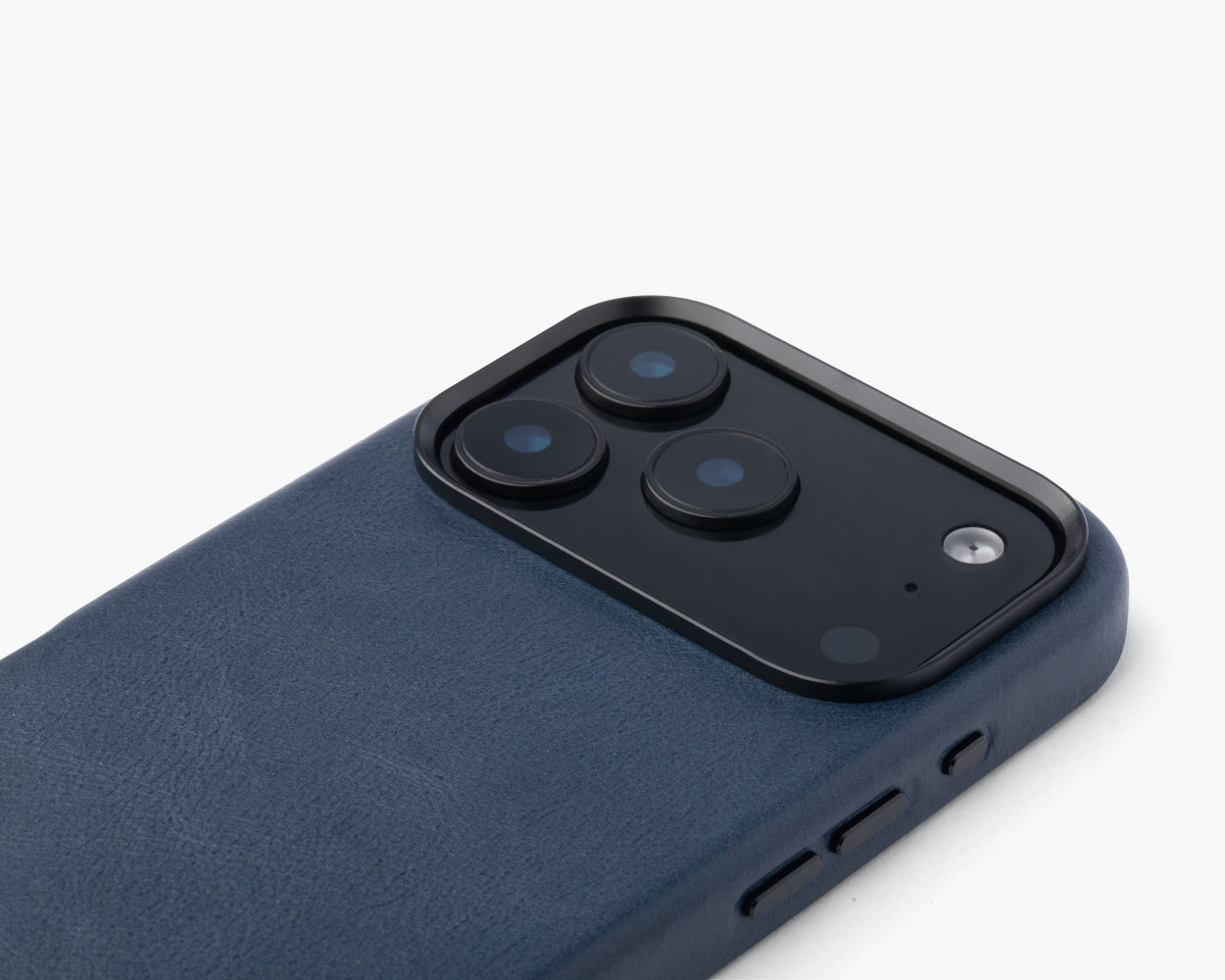 Apple iPhone 17 Pro - Metro Leather Bumper Phone Case
