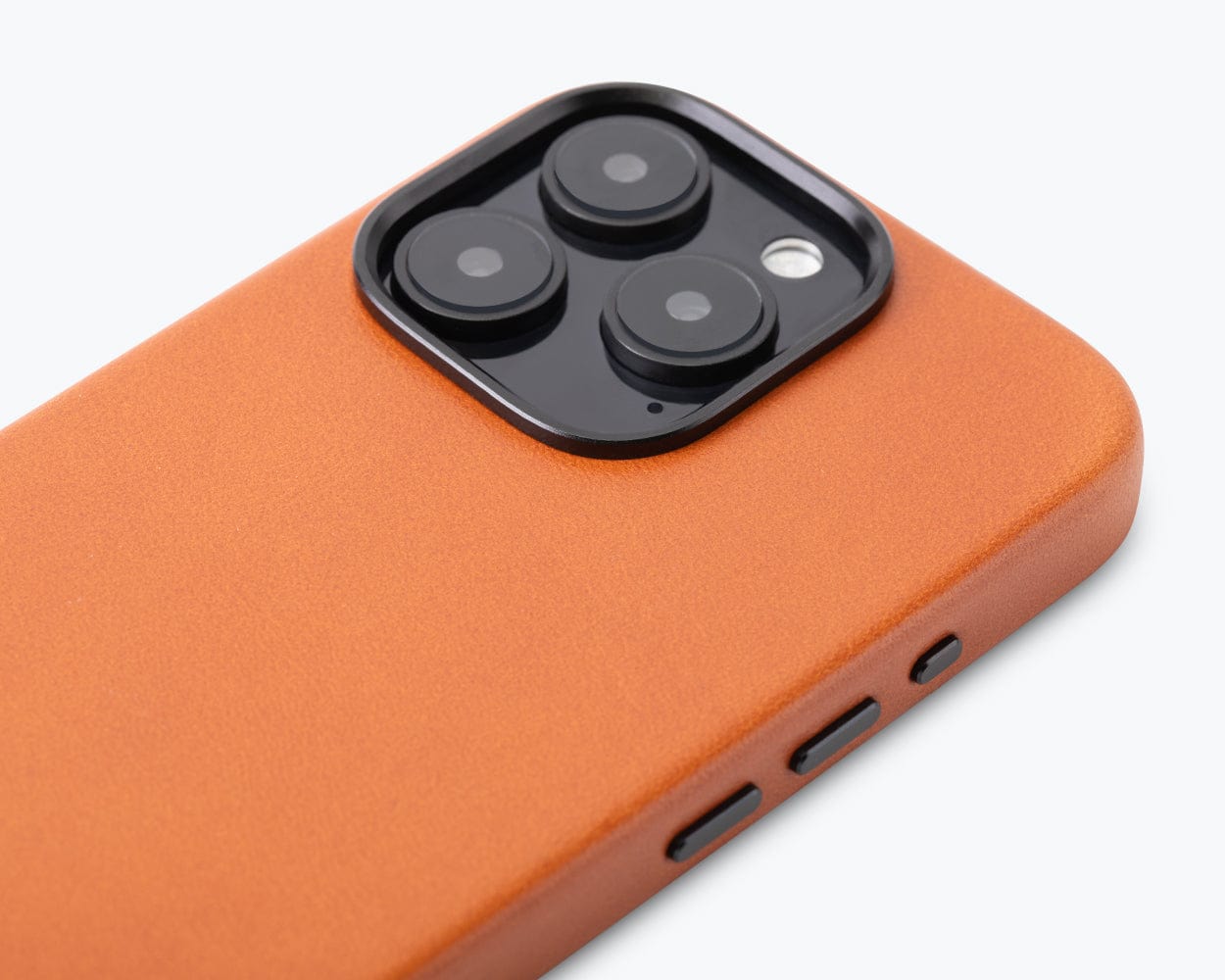 Apple iPhone 16 Pro Max - Metro Leather Bumper Phone Case